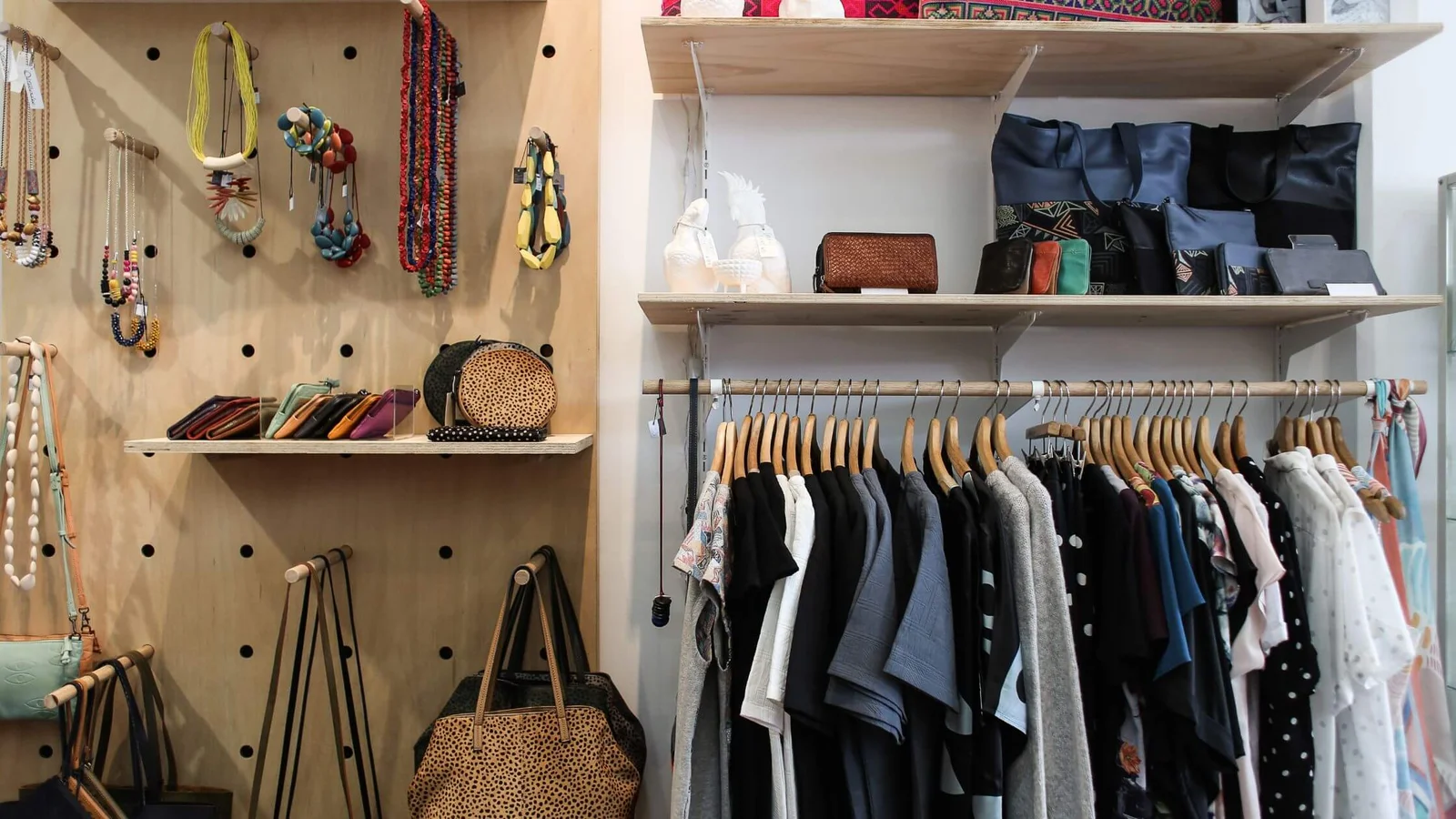 How to Build the Perfect Capsule Wardrobe: A Step-by-Step Guide